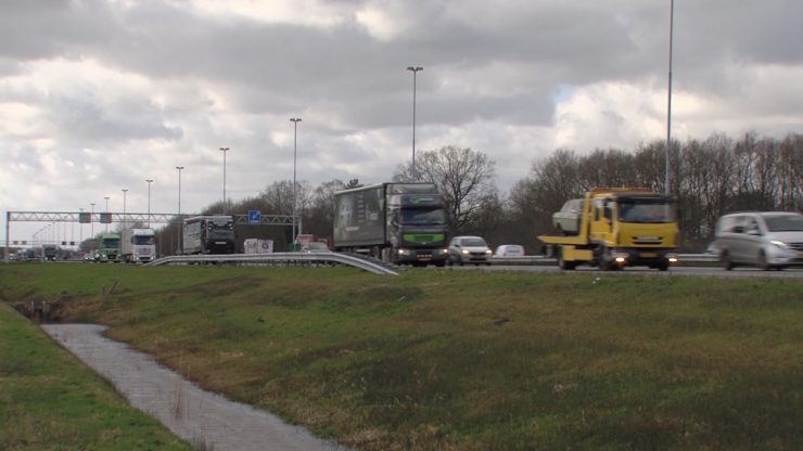 Impressie van de A58 waar het ongeluk gebeurde.