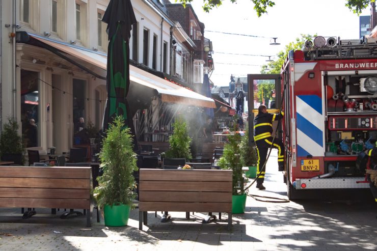 Bij een steakhouse aan de Korte Heuvel brak zondag even voor vijf uur in de middag brand uit in het ventilatiesysteem. De brandweer richtte zich bij de bestrijding van de brand in de eerste plaats op het ventilatiesysteem aan de achterkant van het pand, aan de Cavaleriestraat.