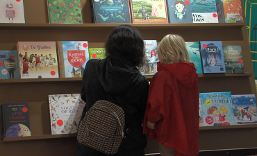 Dit jaar is ‘en toen?’ het thema voor de Kinderboekenweek, waarin we terug in de tijd gaan. De week is dit jaar van 30 september tot en met 11 oktober en gaat over de geschiedenis.