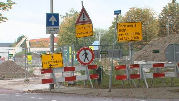 De werkzaamheden aan de vloeren en wanden van de fietstunnel zijn al klaar en tussen 8 en 12 oktober wordt de tunnelbak onder de Ringbaan-Zuid aangelegd.