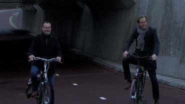 De nieuwe fietstunnel onder de Ringbaan-Zuid verbindt de Trouwlaan met de Stappegoorweg. Hierdoor hoeven (brom)fietsers en voetgangers niet meer voor een stoplicht te wachten op de drukke kruising en kunnen ze gelijk doorfietsen.