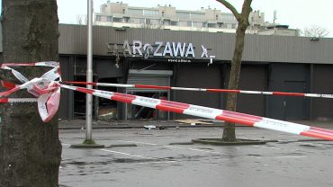 In de nacht van 3 op 4 januari is de Poolse supermarkt Warszawa XL getroffen door een aanslag. De fractie van Lokaal Tilburg maakt zich zorgen om de veiligheid rond zulke supermarkten en stelt daarom vragen over dit onderwerp in het Vragenhalfuurtje van de gemeenteraad.