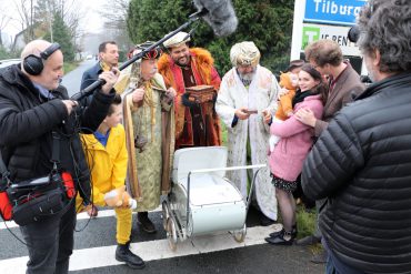 Elk jaar wordt er een intocht georganiseerd voor Driekoningen. Dit kon niet meer doorgaan wegens corona. Zo’n drie weken geleden is de stichting Het Vierde Geschenk op een idee gekomen om het verhaal van Driekoningen op een puur Tilburgse manier over te brengen door middel van een nieuwe speelfilm ‘Het Vierde Geschenk, the movie.’