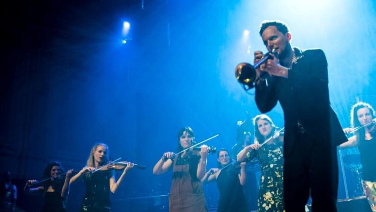 De mensen van de jubilerende Concertzaal Tilburg zelf laten weten ernaar uit te kijken als een van de hoogtepunten in hun jubileumjaar: Pynarello en Gallowstreet samen op het podium.