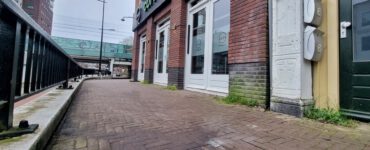 De aanslag is gepleegd bij coffeeshop Caza