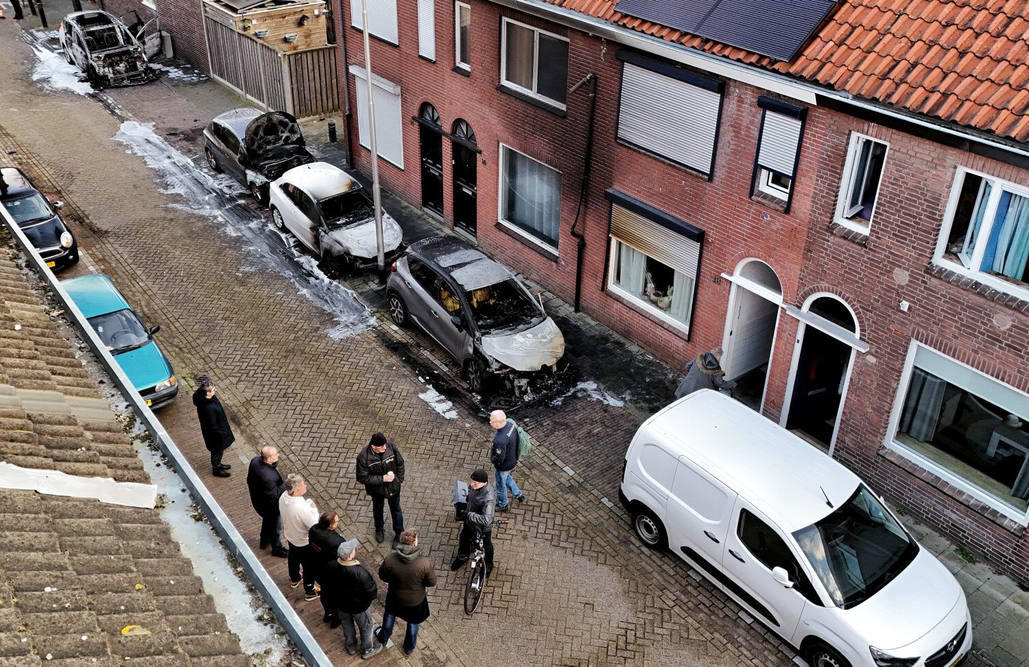 Autobranden in de Ridderstraat: politie gaat uit van brandstichting