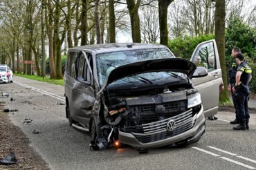 De gebotste bestelbus op de Oirschotsebaan in Oisterwijk