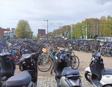 de fietsenstalling op het burgemeester stekelenburgplein