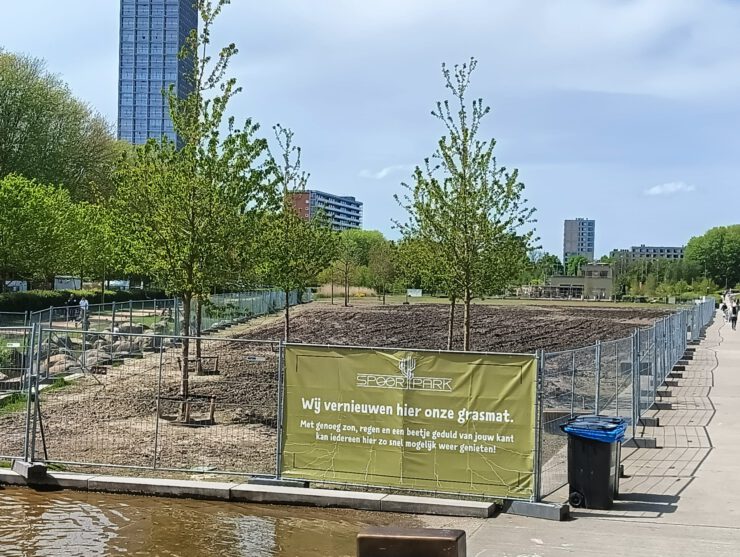 De huidige status van het gras in het Spoorpark