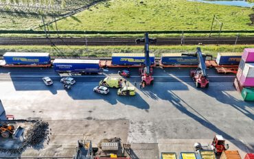 De werkplaats met de containers aan de Jules Verneweg.