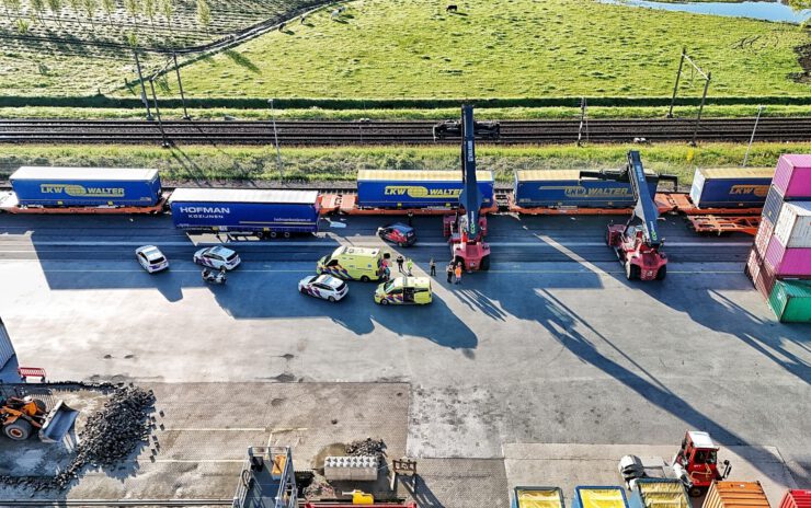 De werkplaats met de containers aan de Jules Verneweg.