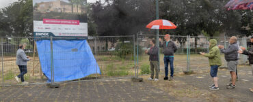 Onthulling van het bord van de nieuwe sporthal